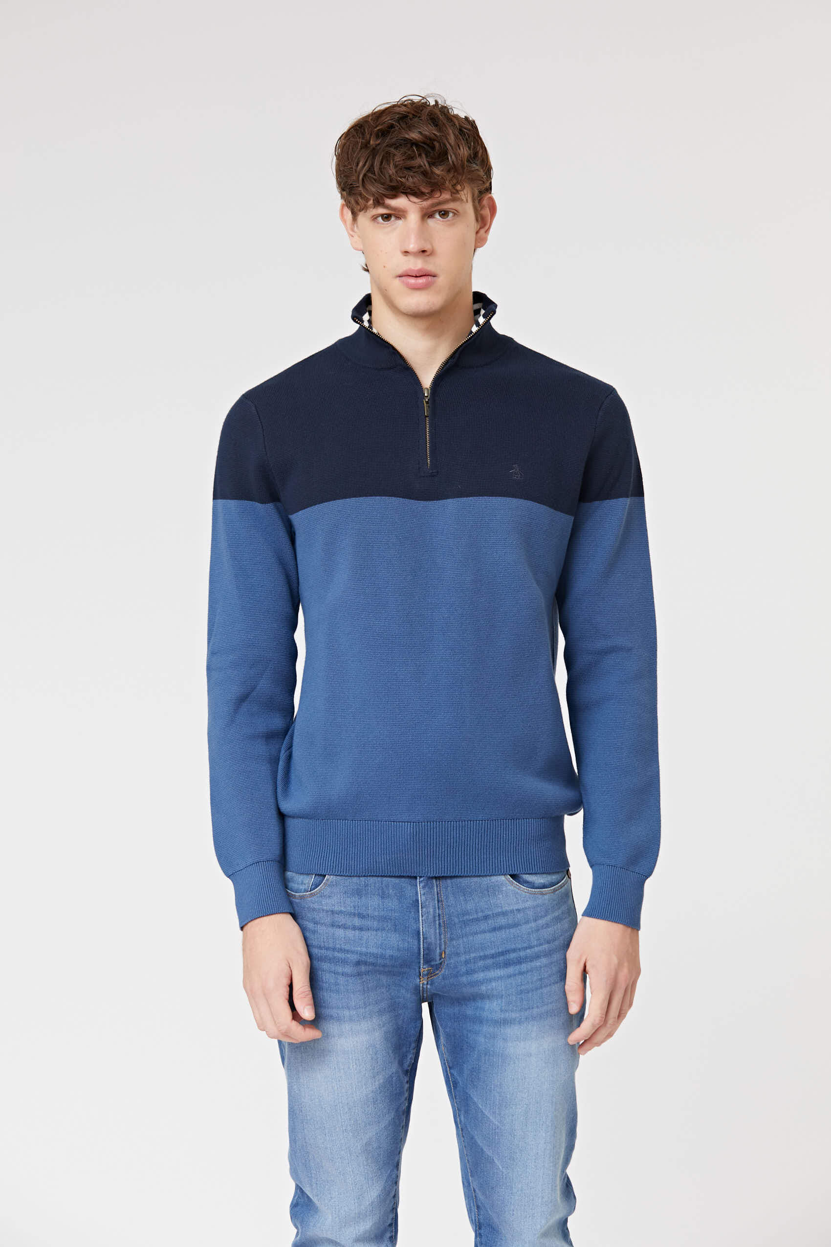 penguin_1/4-zip-color-block-sweater_40-11-2023__picture-36418