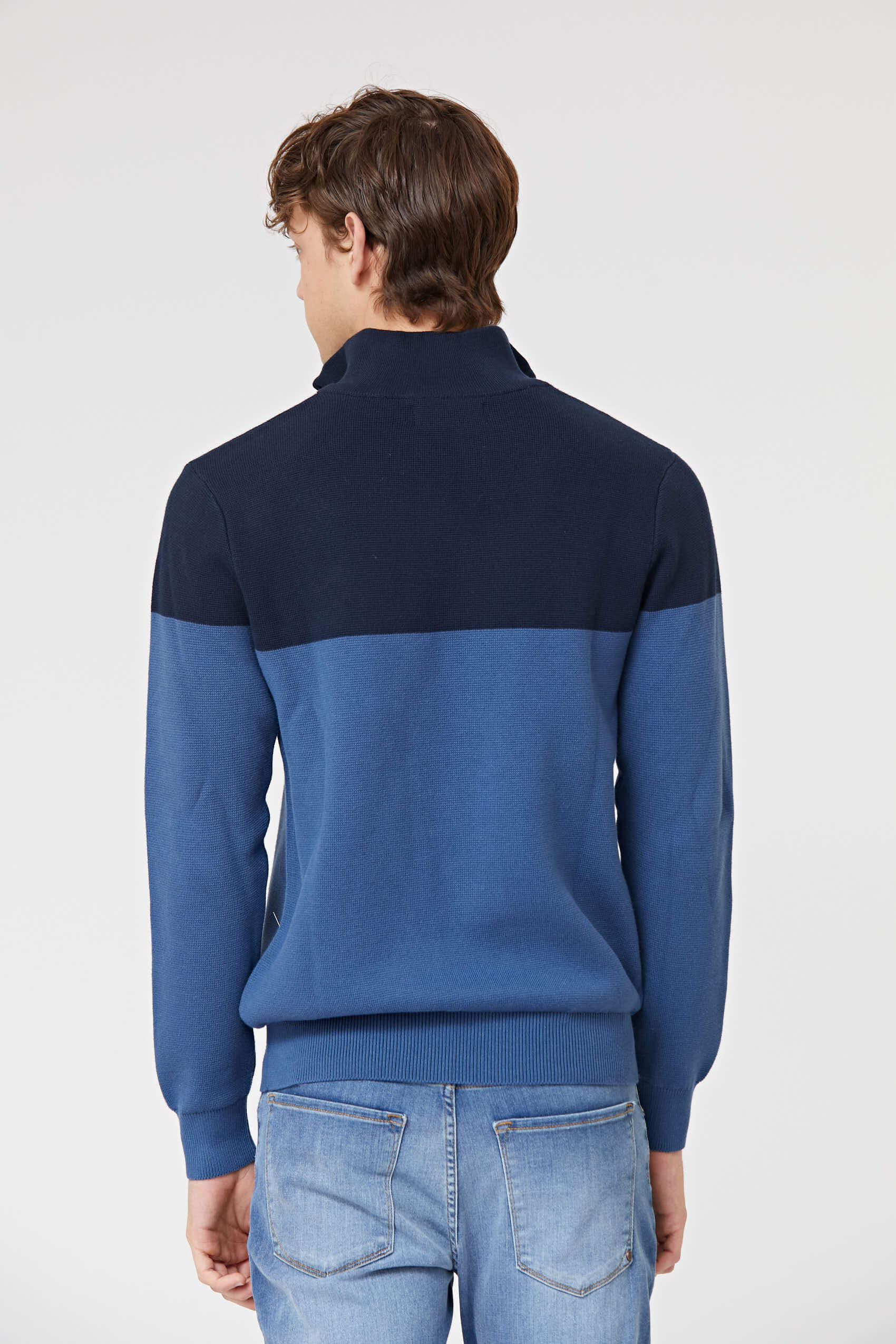 penguin_1/4-zip-color-block-sweater_40-11-2023__picture-36420