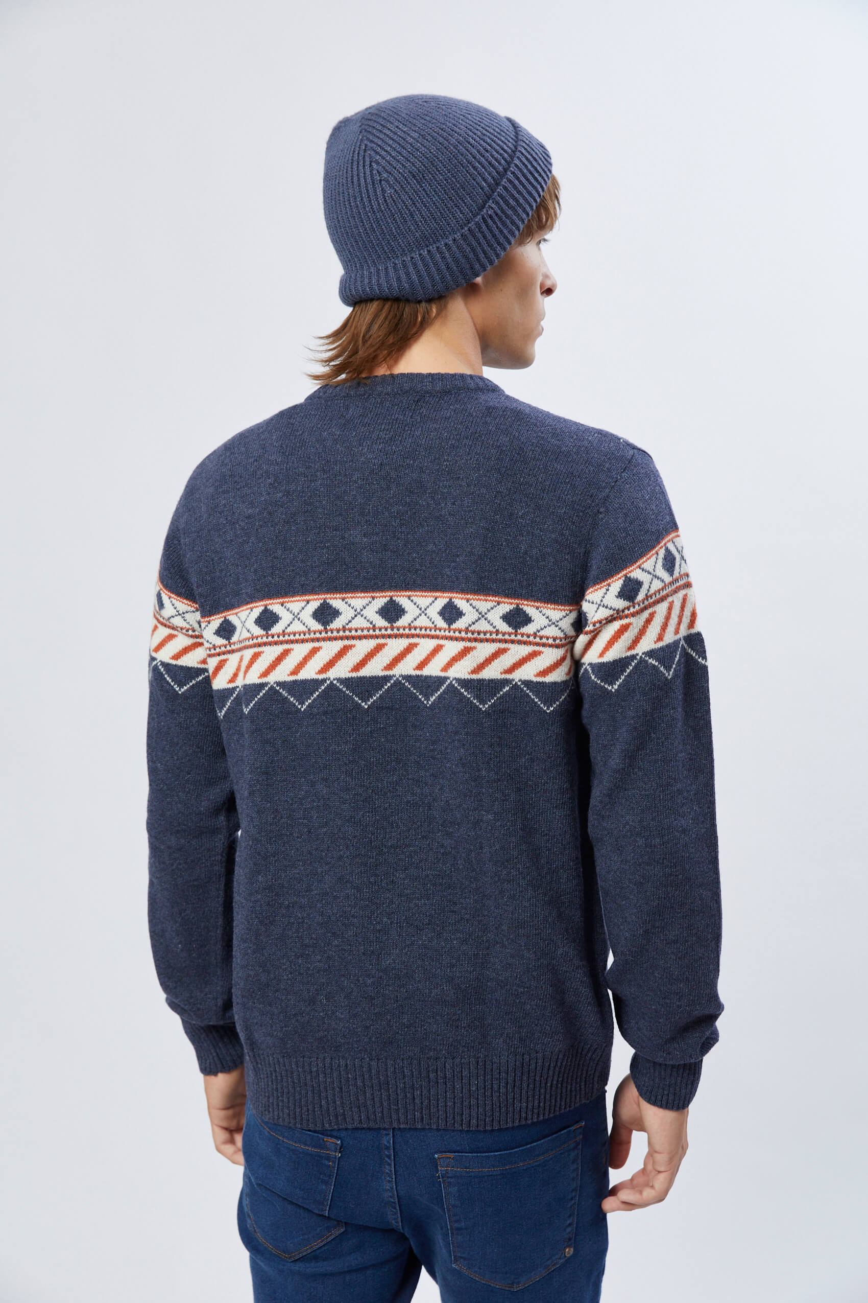 penguin_peanueax-pattern-sweater_39-11-2023__picture-36426