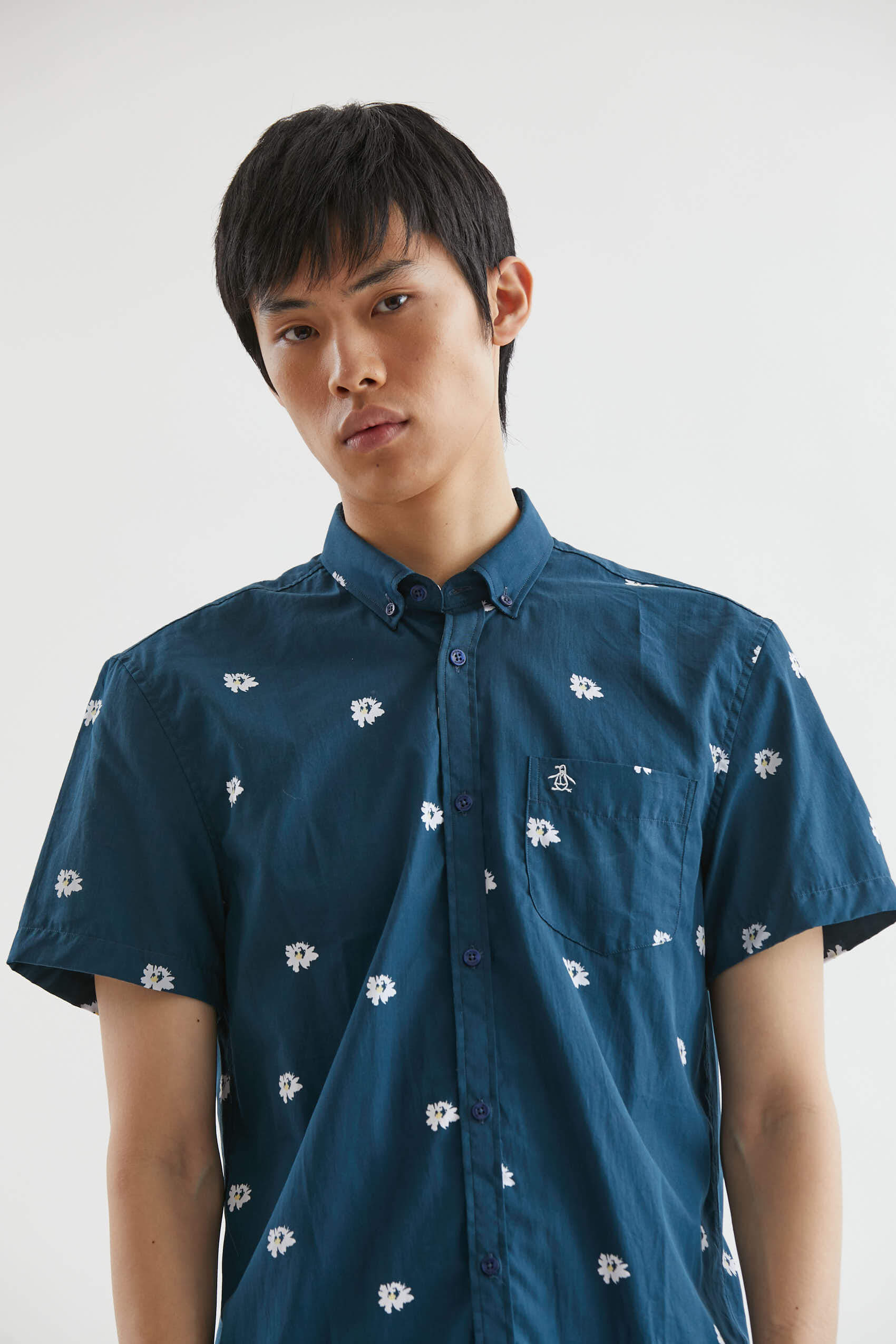 penguin_ss-daisy-print-shirt_41-24-2023__picture-40241