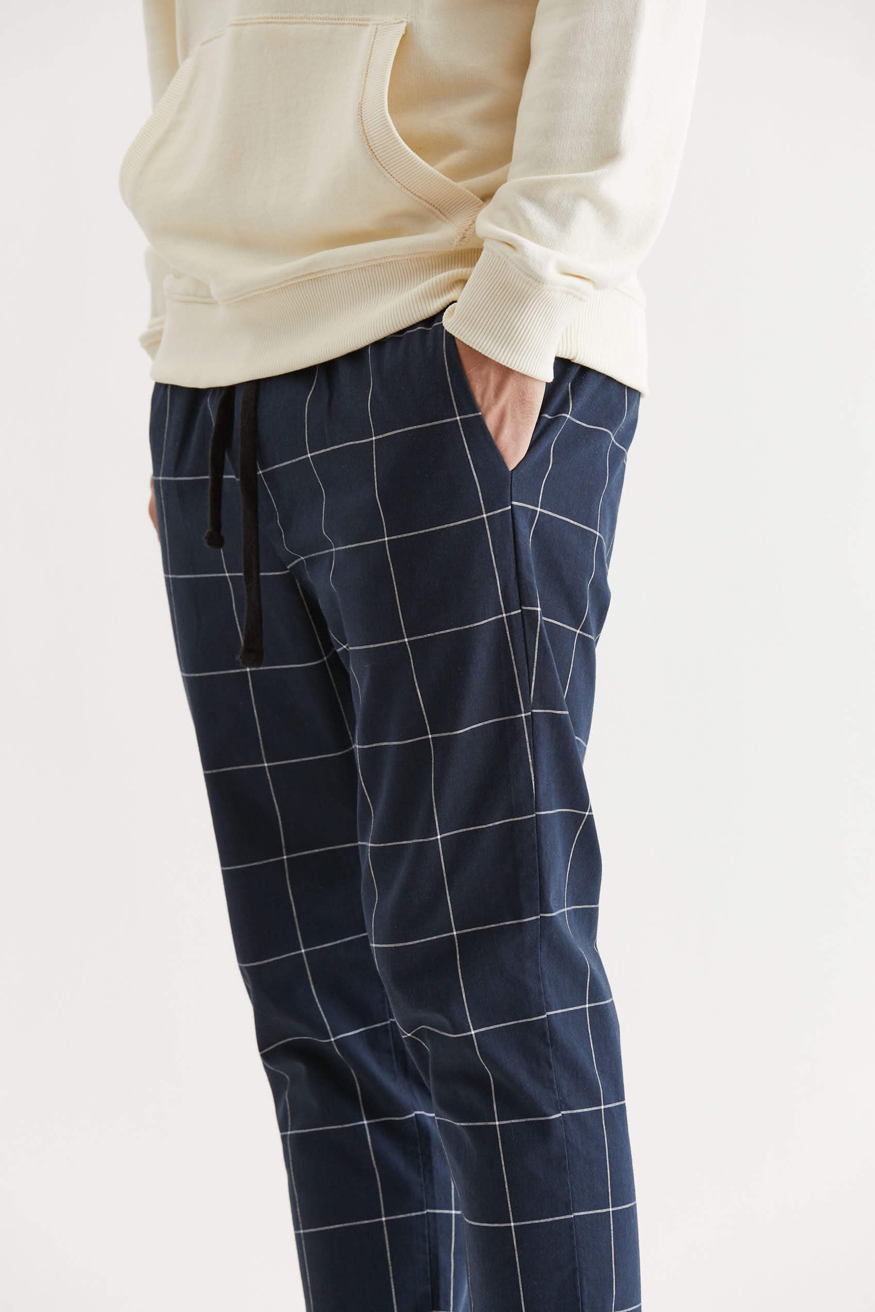 penguin_pattern-cropped-chino-jogger_39-23-2023__picture-40431