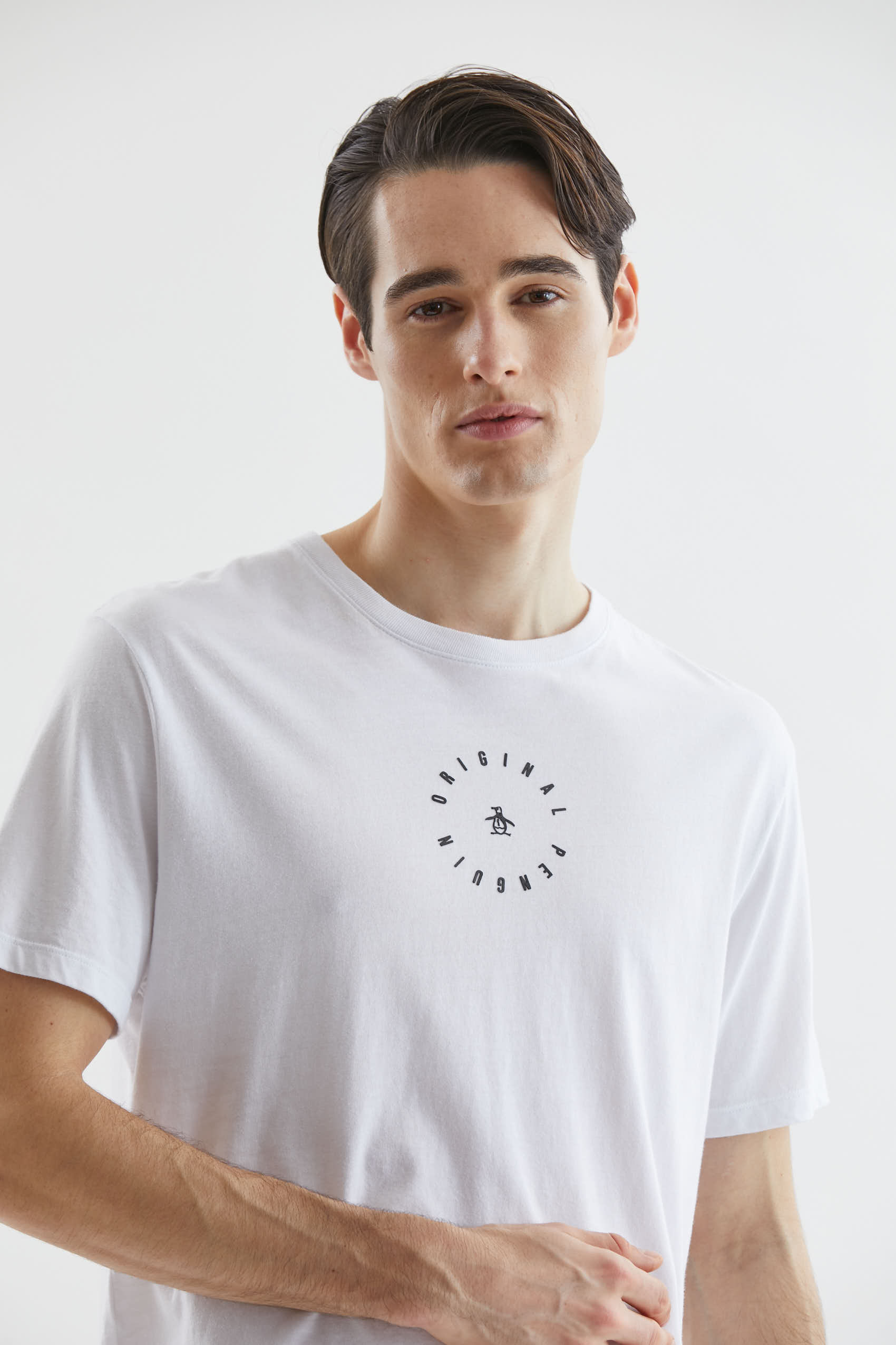 penguin_ss-round-logo-tee_14-24-2023__picture-41055