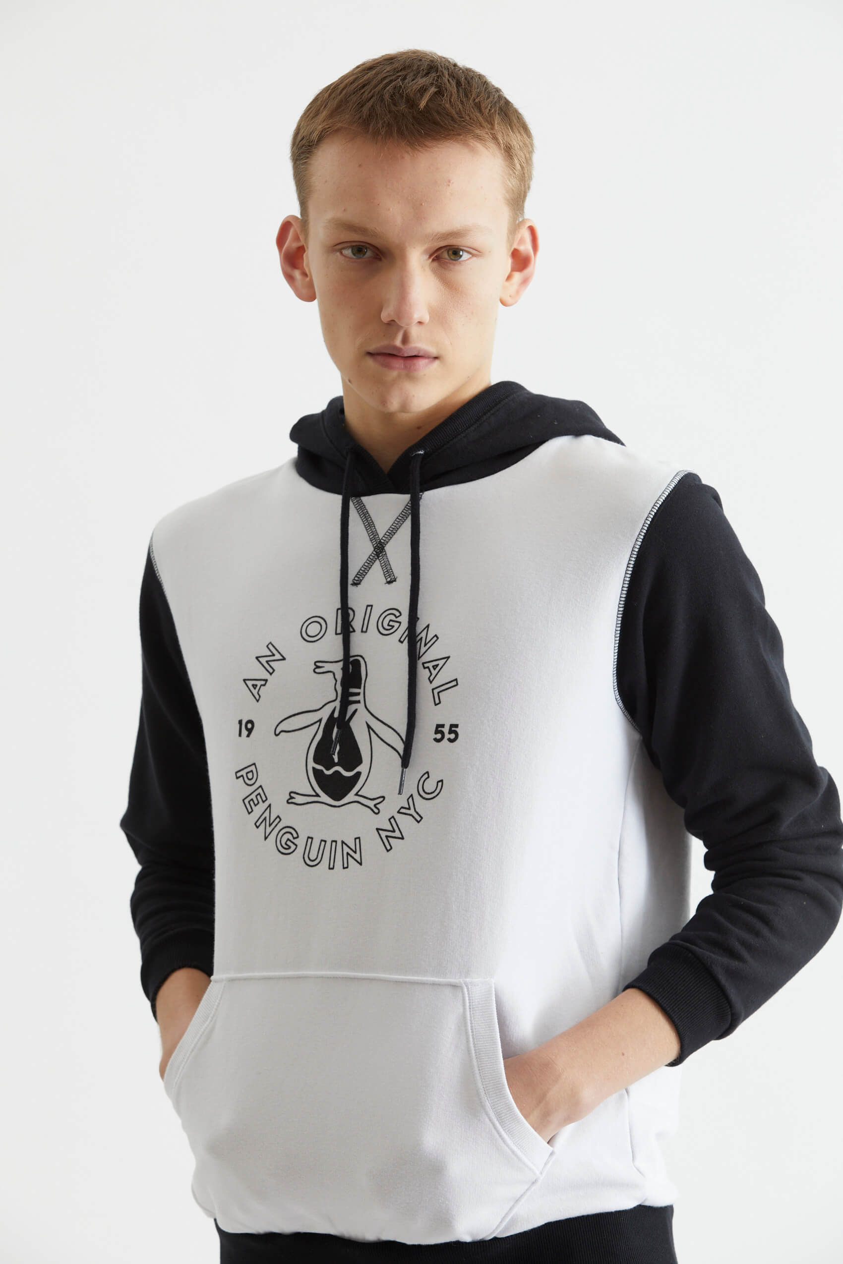 penguin_graphic-logo-hoodie_29-31-2023__picture-41233