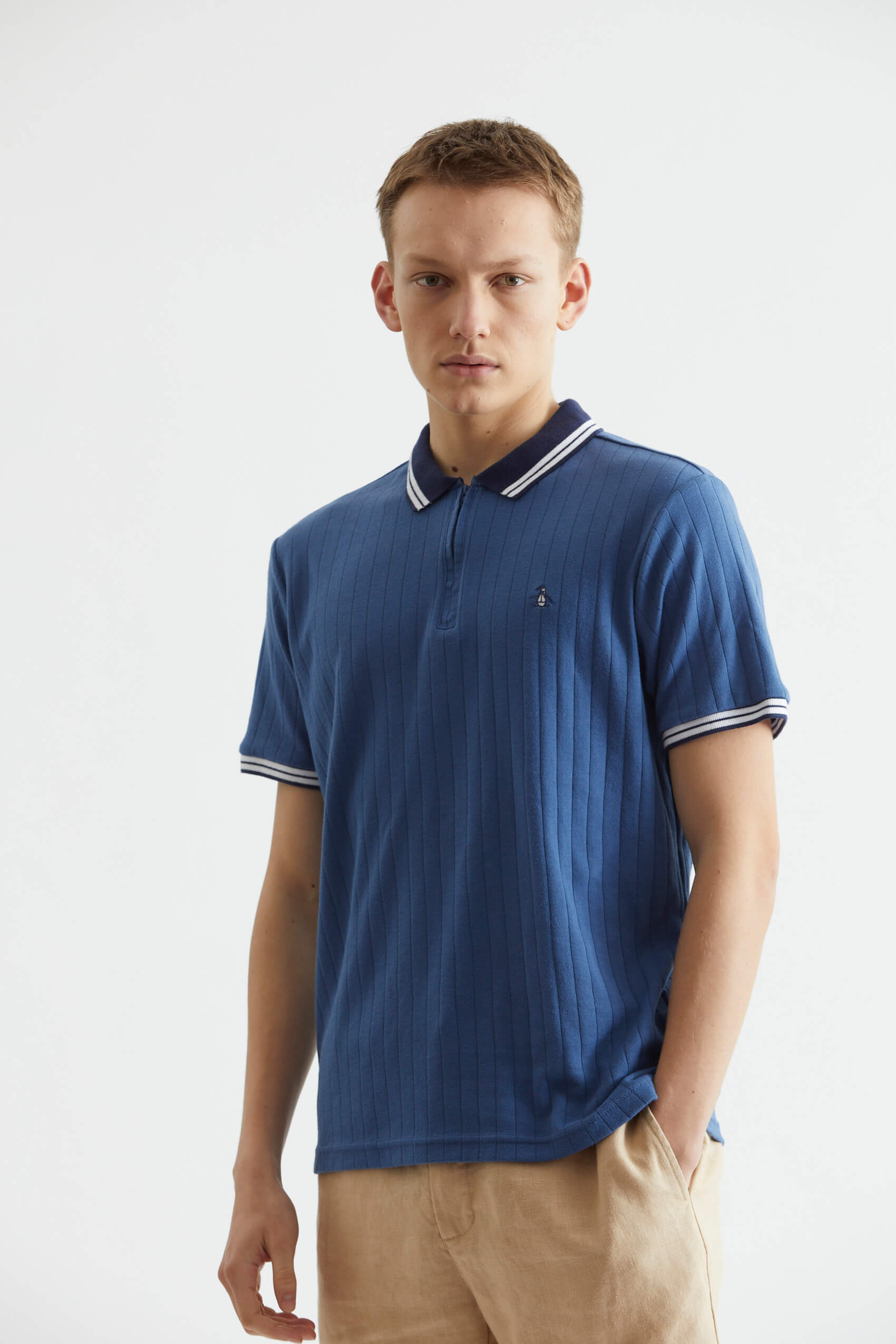 penguin_ss-contrast-zip-retro-polo_39-24-2023__picture-42312